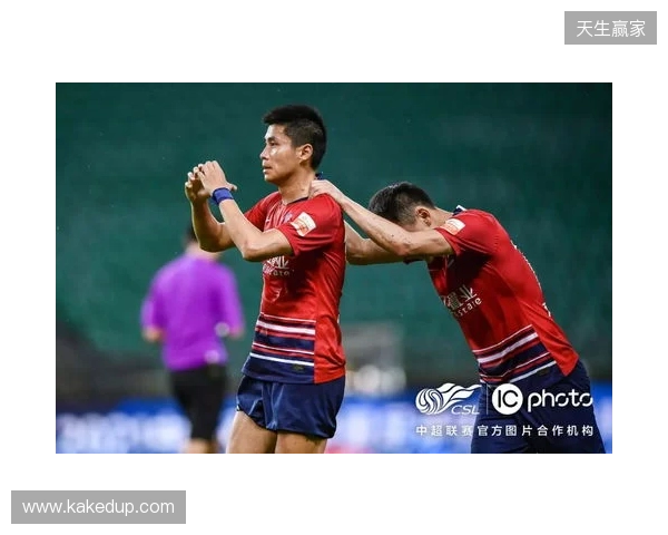 黄希扬:若不影响中超备战也有时间的话,还是想踢一踢“渝超” 黄希扬:若不影响中超备战也有时间的话,还是想踢一踢“渝超”